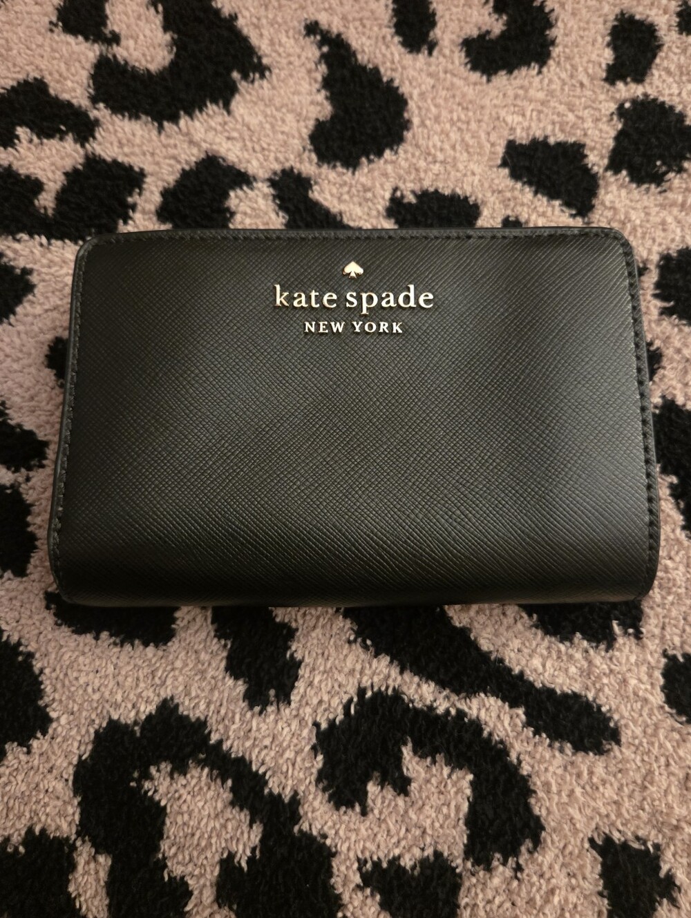 Kate Spade Black Leather Medium Wallet Zip And Snap Closure
